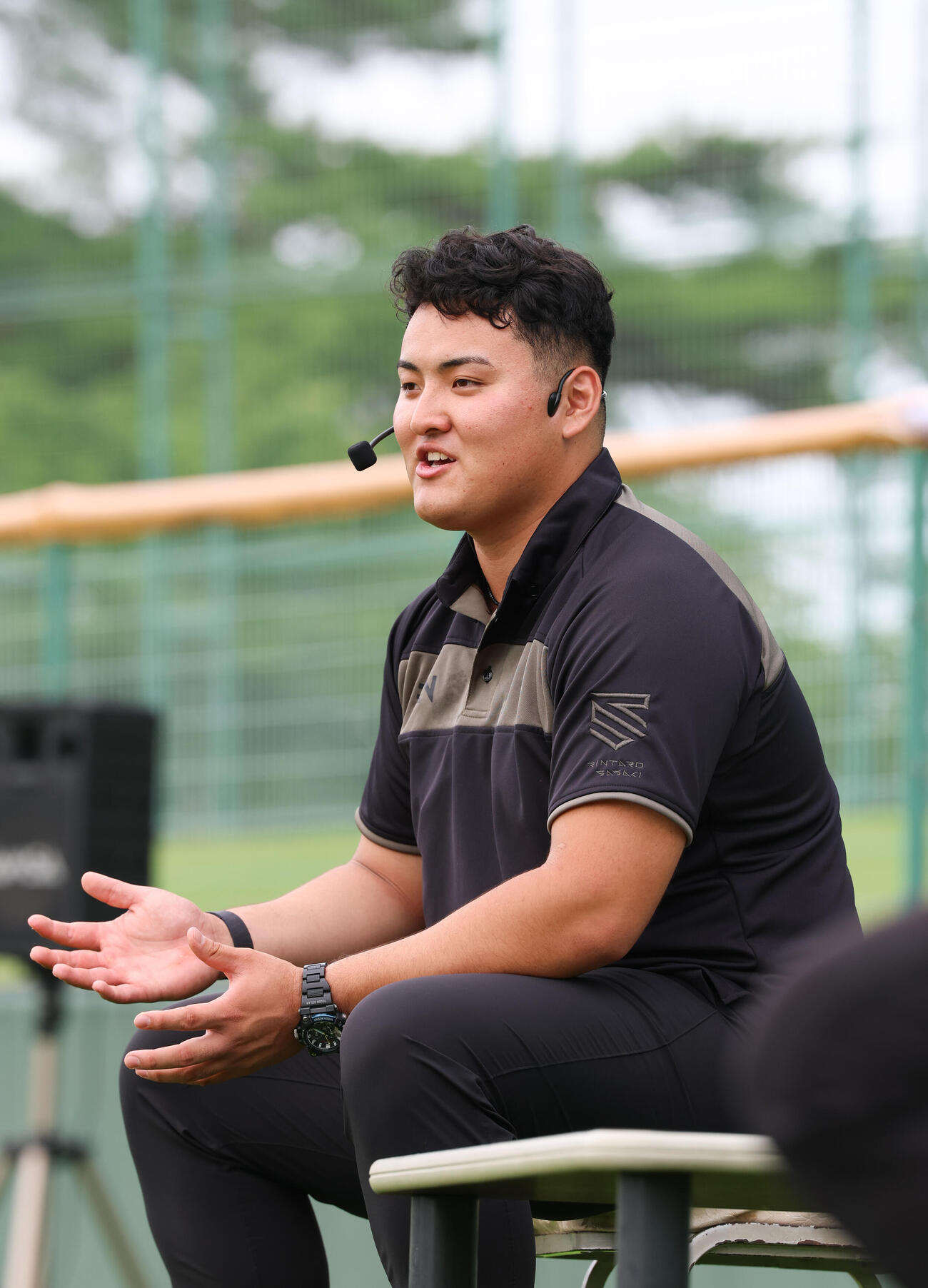 故郷交流イベントに登場し子供達に話をする佐々木麟太郎（撮影・増田悦実）