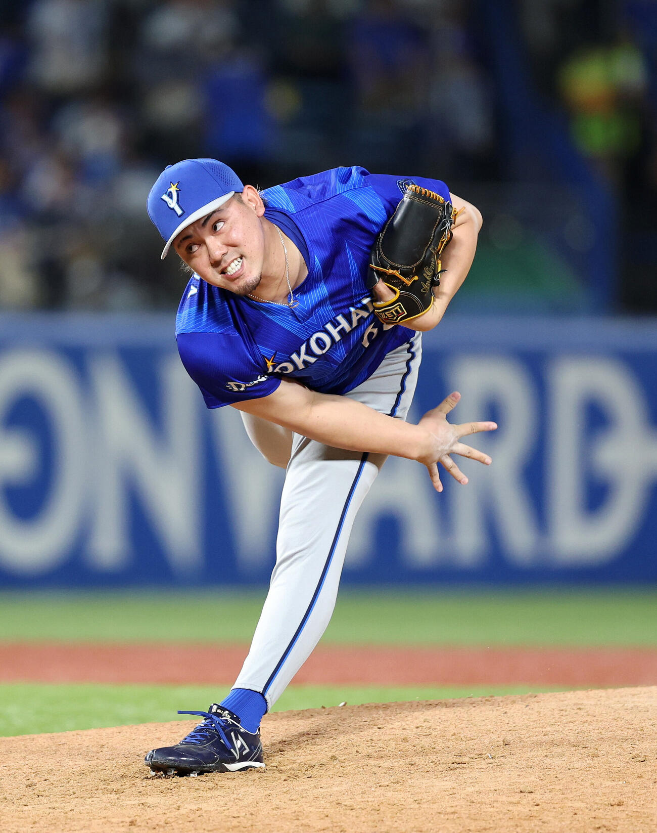 ヤクルト対DeNA　力投するDeNA4番手の中川虎大（撮影・鈴木正人）