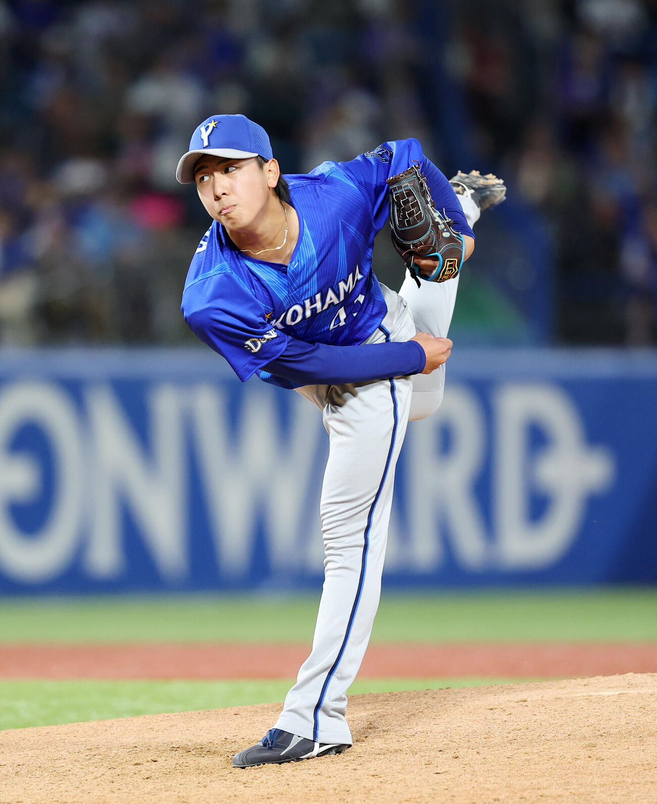 ヤクルト対DeNA　力投するDeNA深沢鳳介（撮影・鈴木正人）