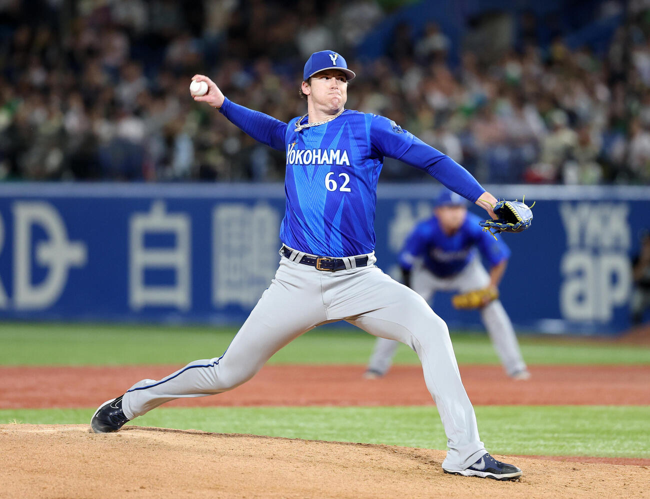 ヤクルト対DeNA　力投するDeNA5番手のレイノルズ（撮影・鈴木正人）
