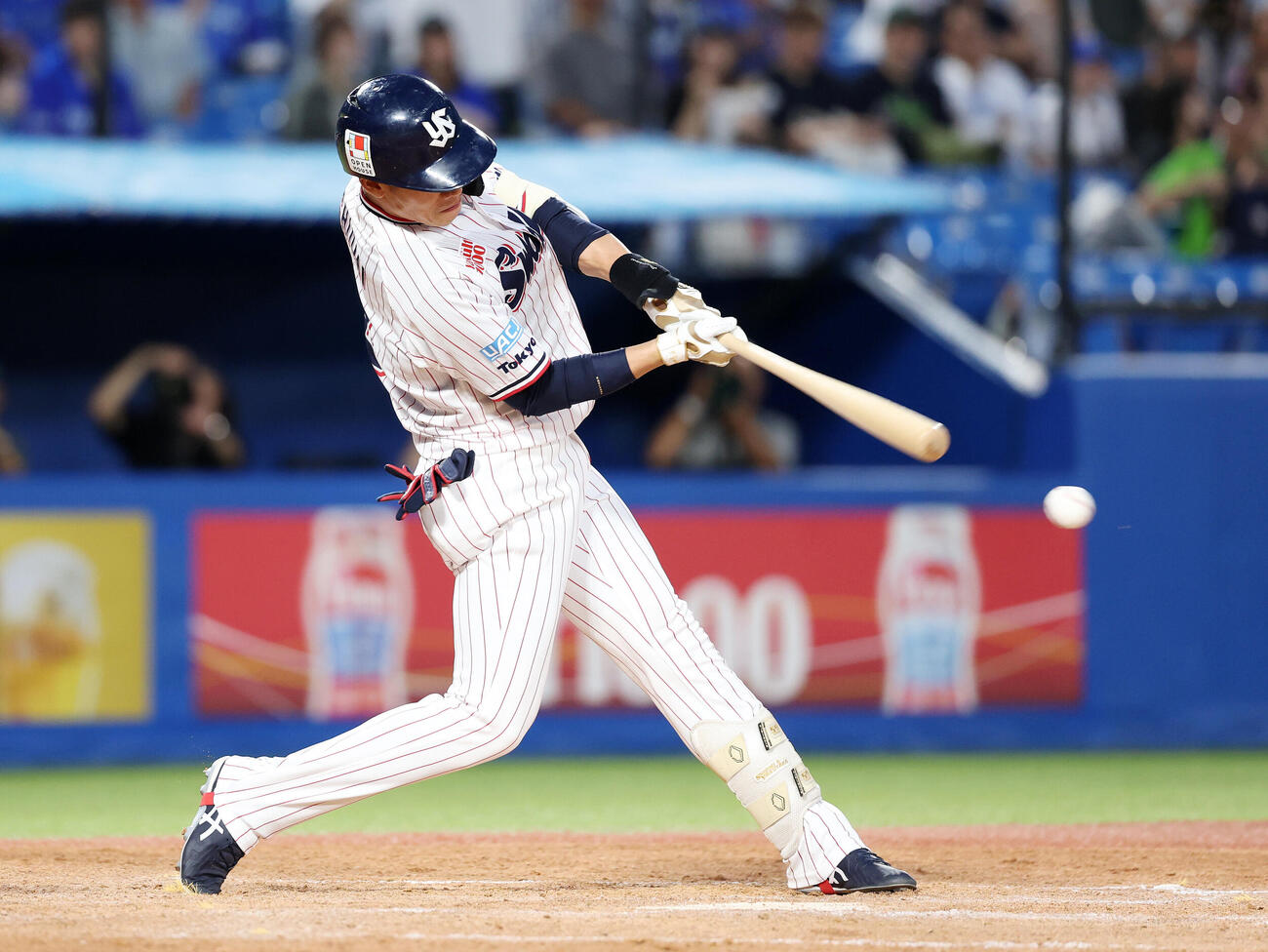 ヤクルト対DeNA 4回裏ヤクルト無死、塩見泰隆は内野安打を放つ（撮影・鈴木正人）