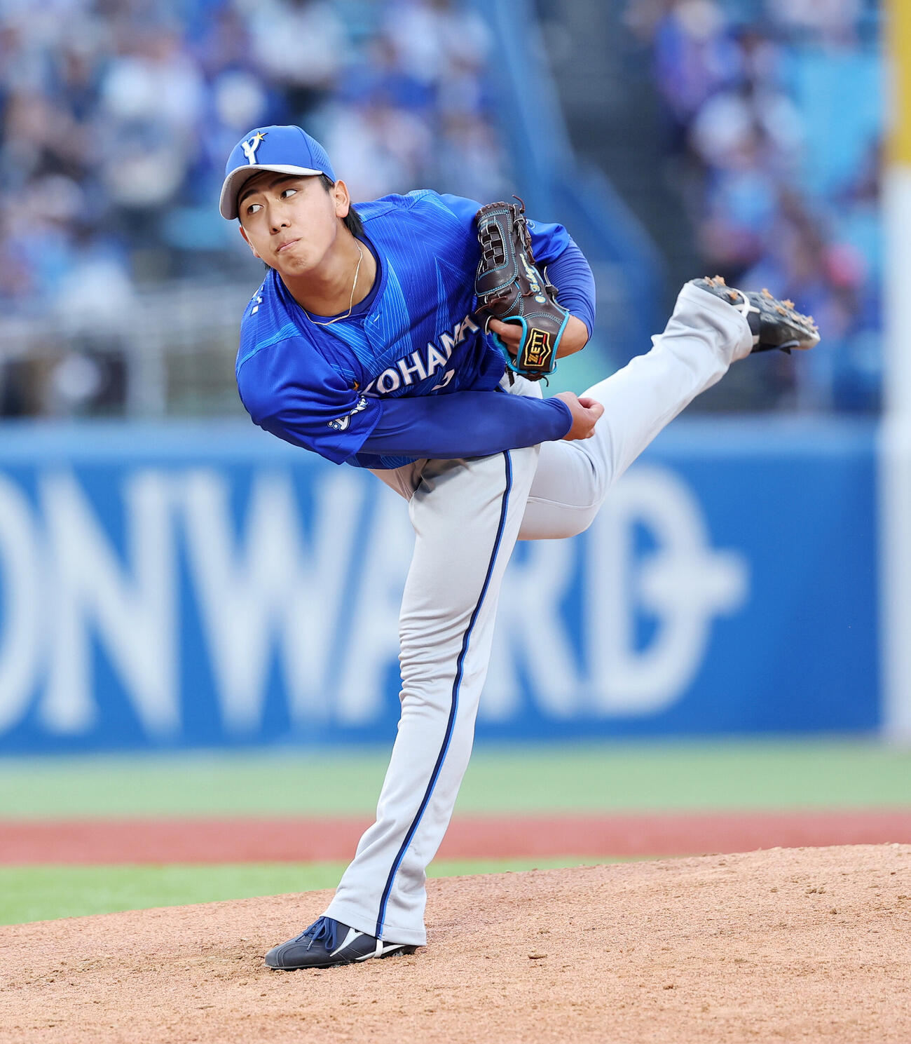 ヤクルト対DeNA　力投するDeNA深沢鳳介（撮影・鈴木正人）
