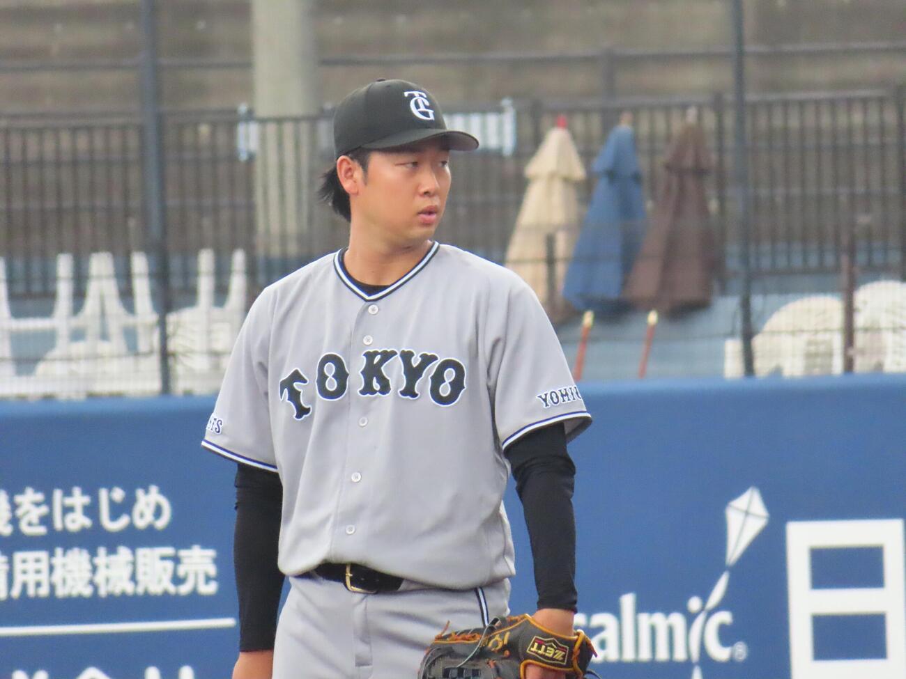 練習試合　日本ハム2軍対巨人3軍　先発し力投する巨人山崎伊織（撮影・北村健龍）