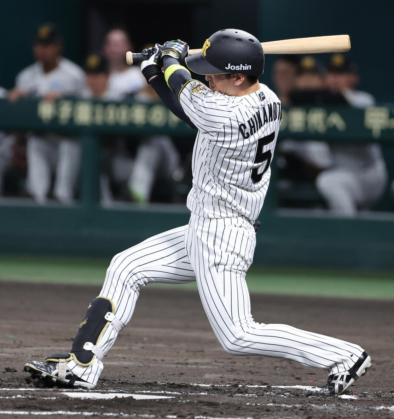阪神対広島　6回裏阪神2死、近本光司は一ゴロに倒れる（撮影・西尾就之）