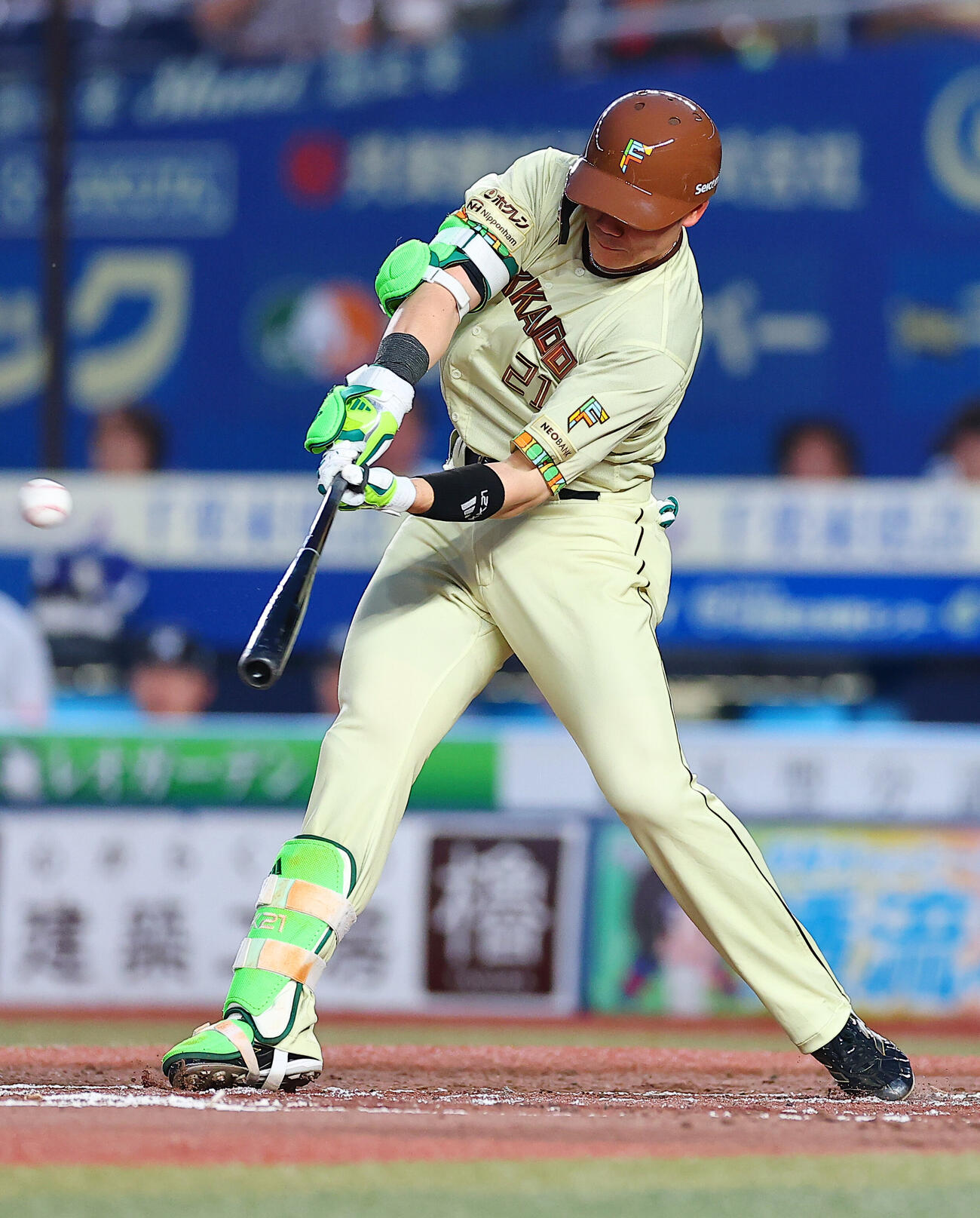 ロッテ対日本ハム　4回表日本ハム無死、三塁打を放つ清宮幸太郎（撮影・野上伸悟）