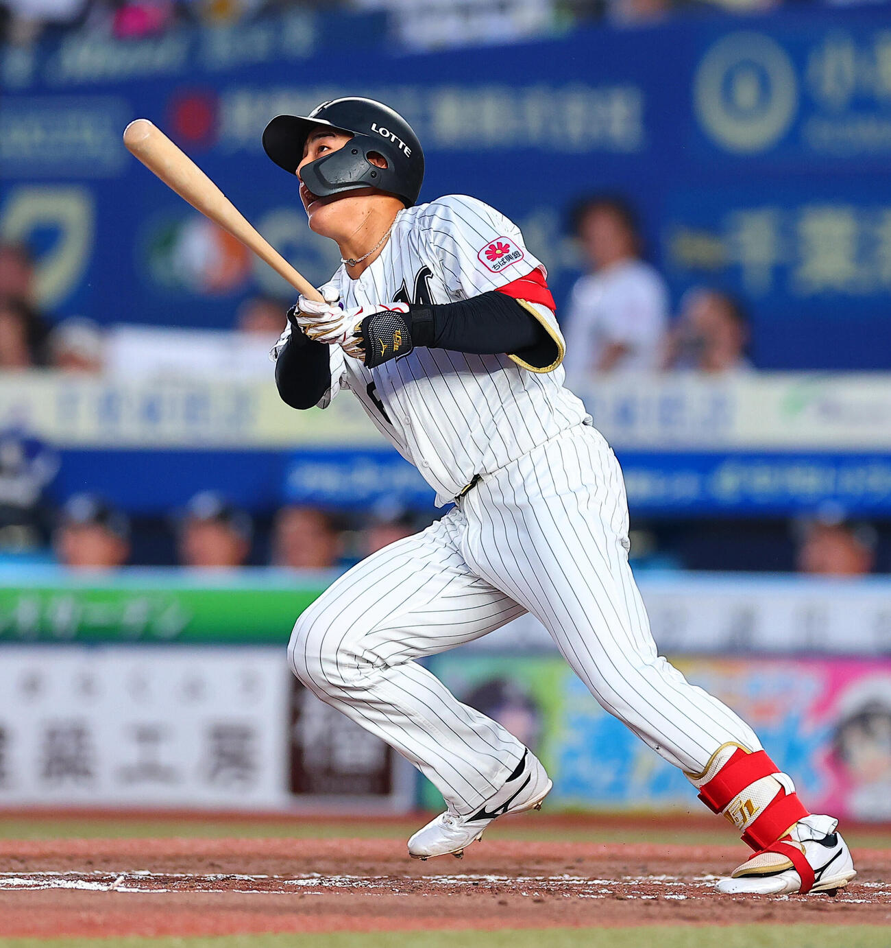 ロッテ対日本ハム　3回裏ロッテ1死、先制満塁本塁打を放つ西川史礁（撮影・野上伸悟）