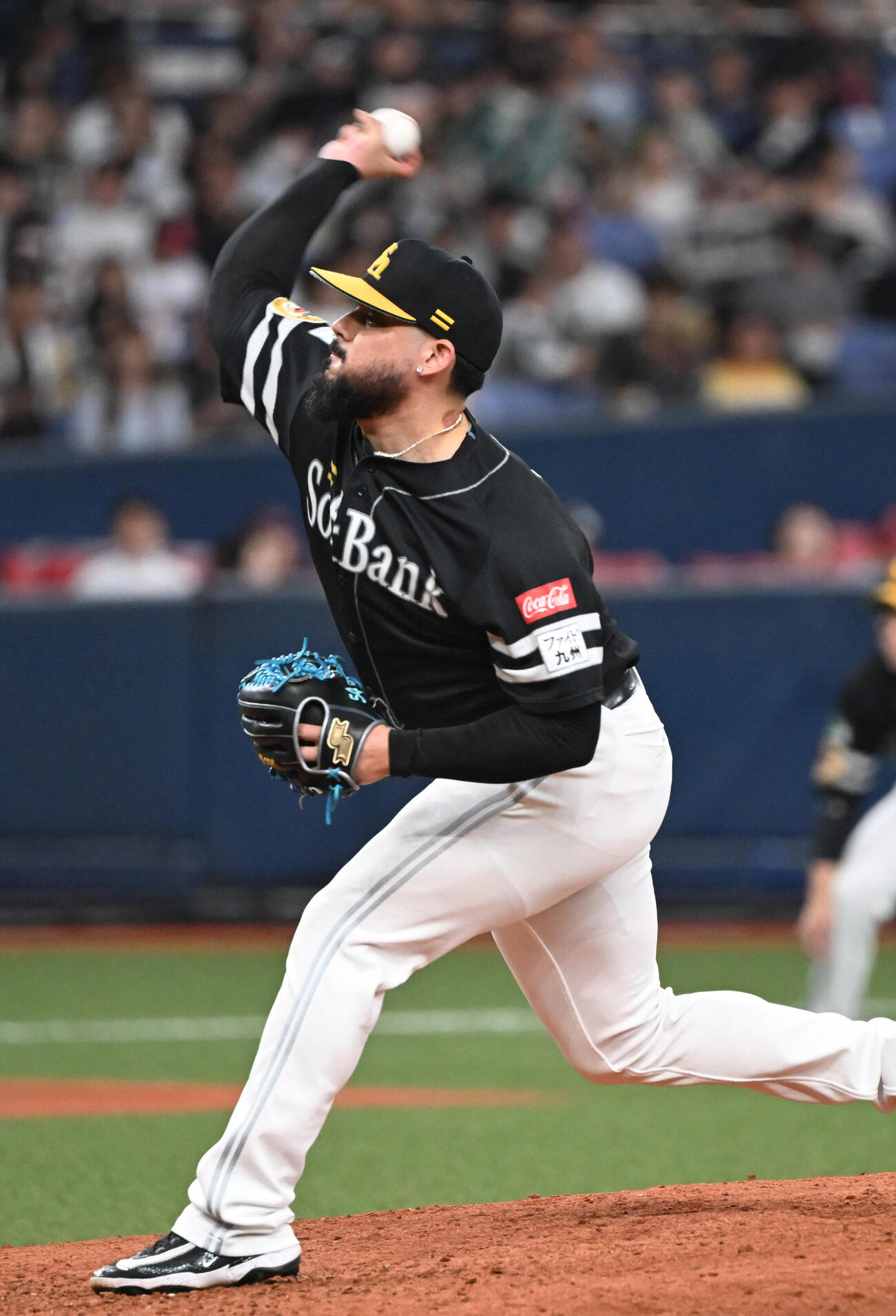 オリックス対ソフトバンク　8回に登板するソフトバンク・オスナ（撮影・和賀正仁）＝2026年7月7日、京セラ　
