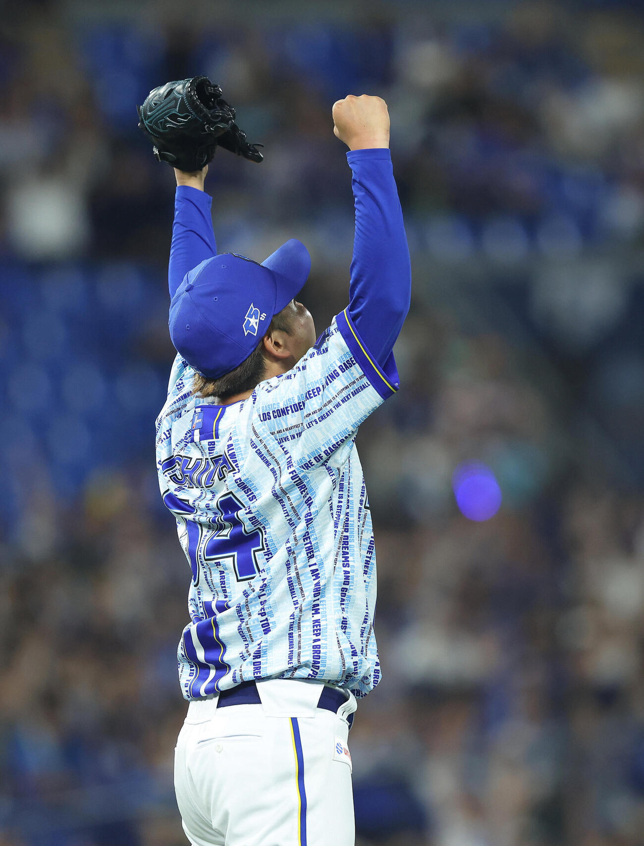 DeNA対中日　9回表、最終打者を抑えガッツポーズする石田裕太郎（撮影・河田真司）
