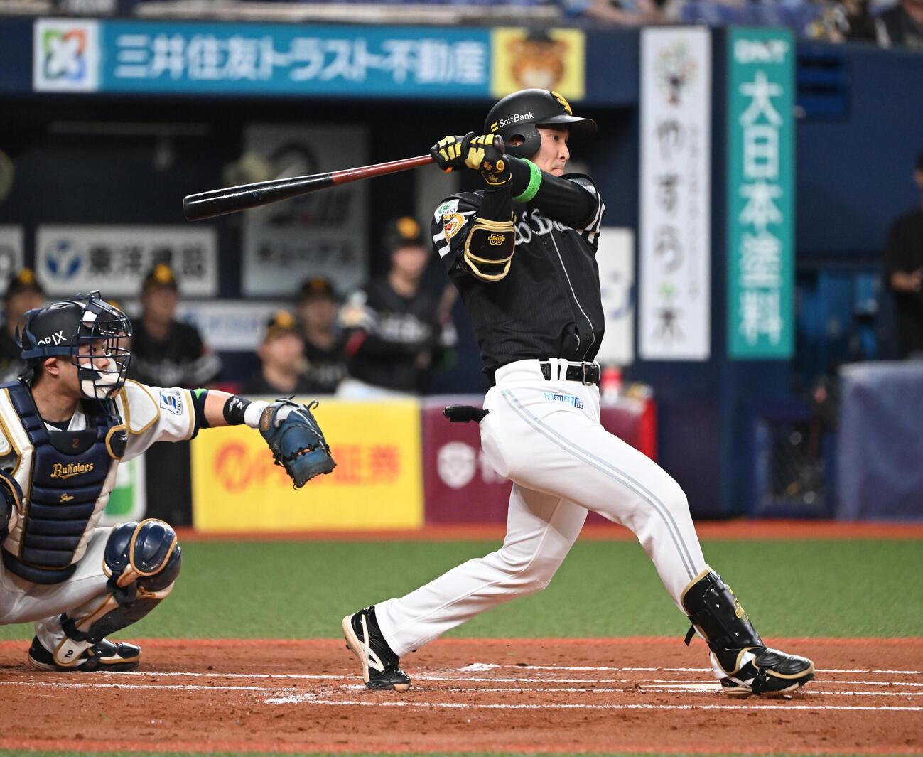 オリックス対ソフトバンク　2回表ソフトバンク1死一、三塁、右前適時打を放つ柳町達（撮影・和賀正仁）＝2026年7月7日、京セラ　