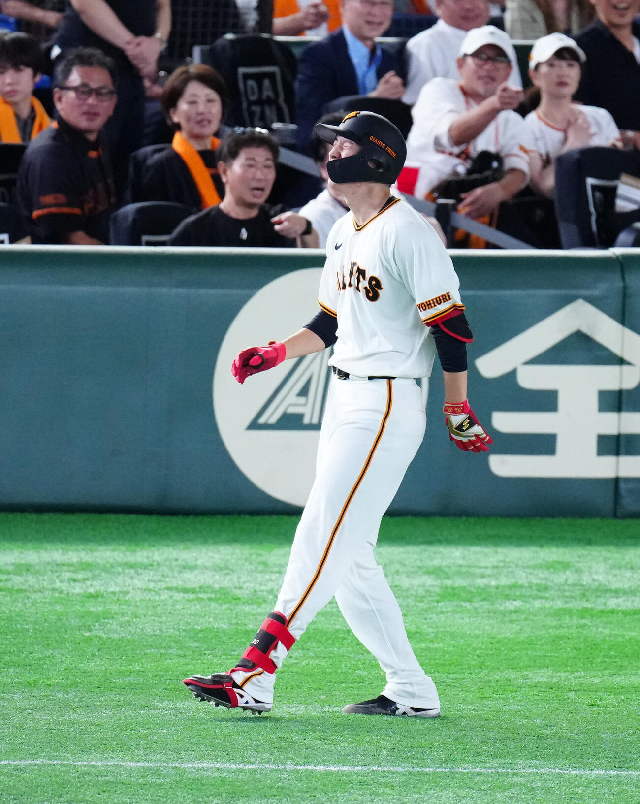 巨人対阪神　5回裏、負傷した巨人戸郷翔征（撮影・江口和貴）