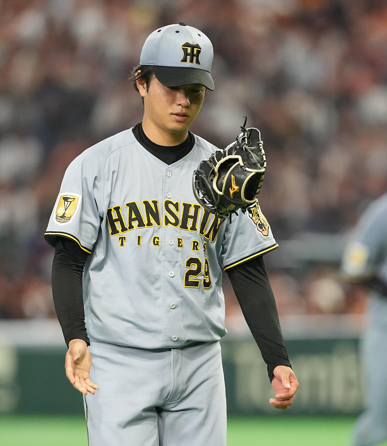 巨人対阪神　4回裏、巨人に先制を許した阪神高橋遥人（撮影・たえ見朱実）
