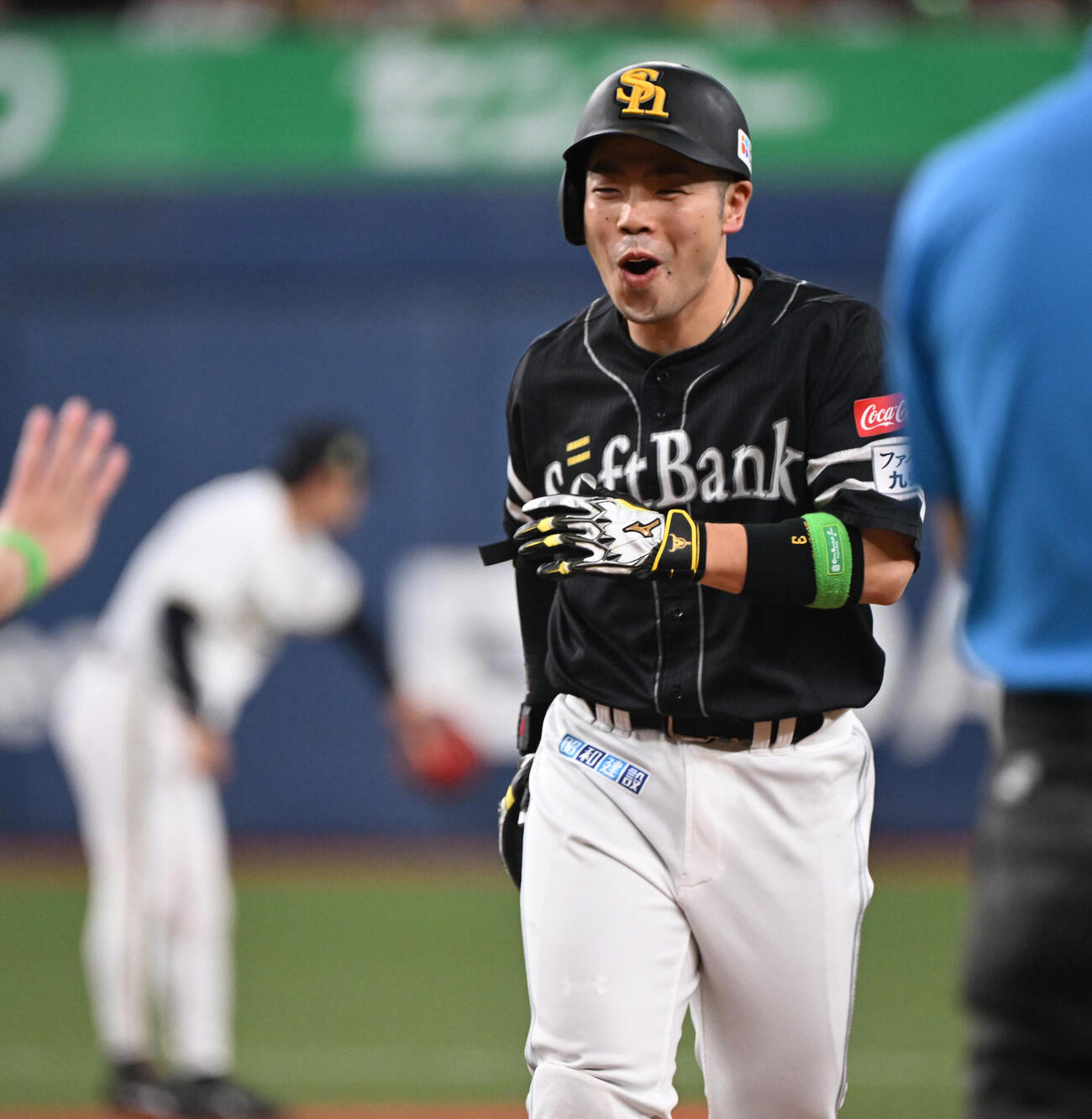 オリックス対ソフトバンク　3回表ソフトバンク無死二、三塁、中前2点適時打を放った近藤健介（撮影・和賀正仁）
