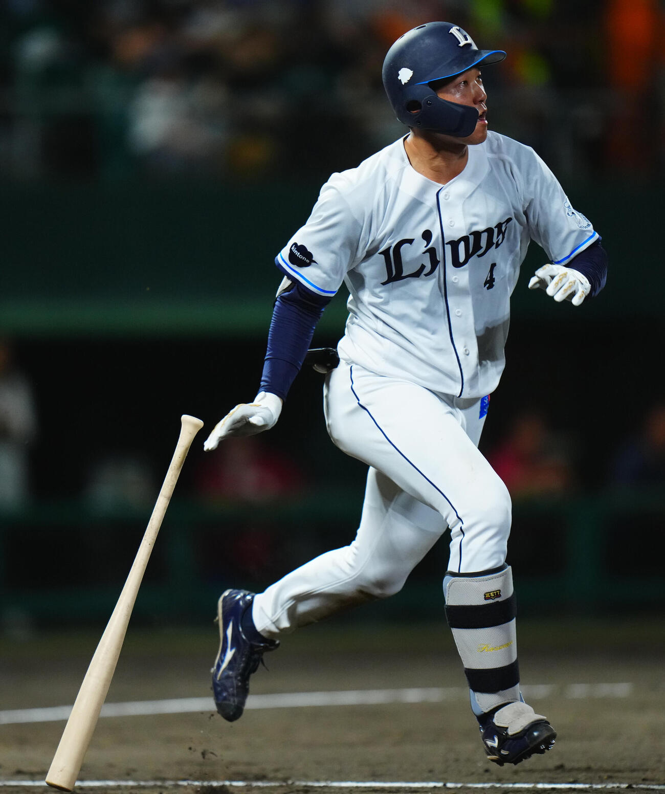 西武対楽天　5回裏西武2死一、三塁、3点本塁打を放つ石井一成（撮影・垰建太）