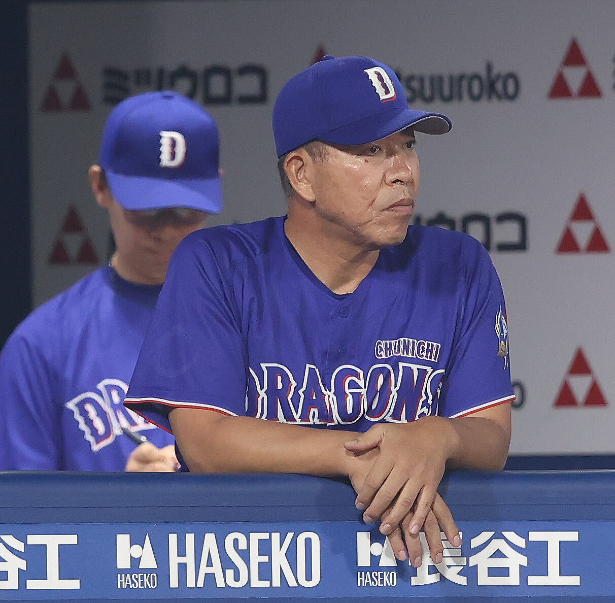 DeNA対中日　9回表、戦況を見守る井上一樹監督（撮影・河田真司）
