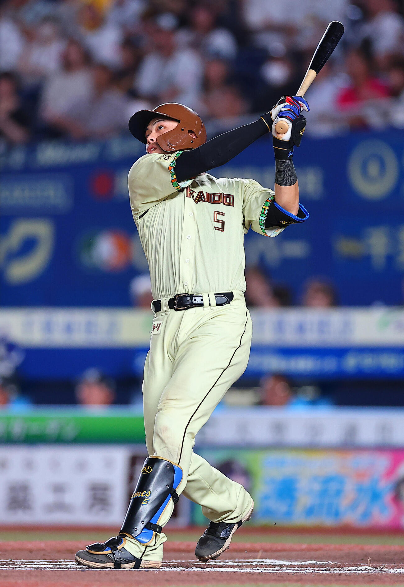 ロッテ対日本ハム　6回表日本ハム1死一塁、2点本塁打を放つ野村佑希（撮影・野上伸悟）