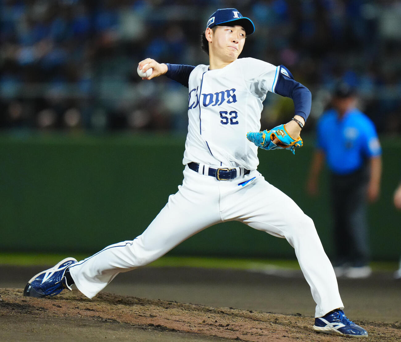 西武対楽天　10回表、西武4番手で登板し力投する篠原響（撮影・垰建太）