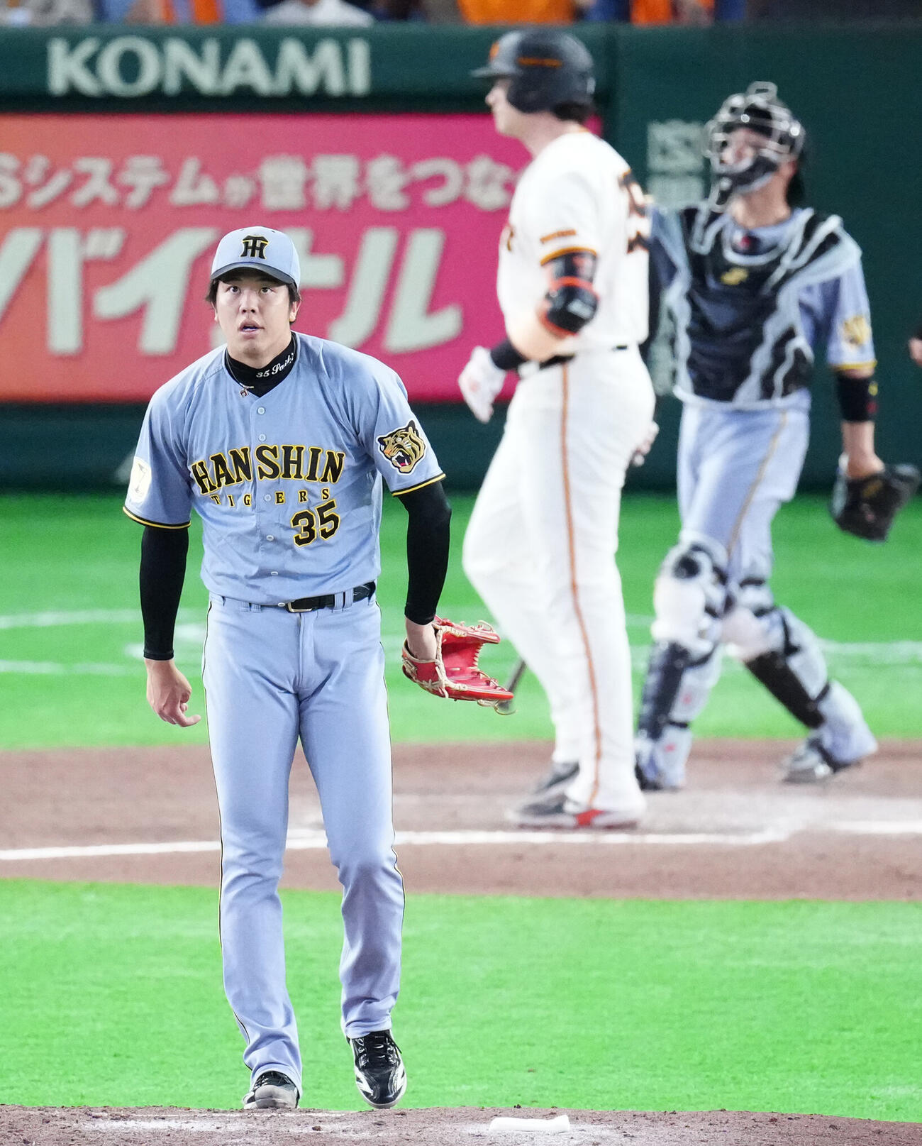 巨人対阪神　6回裏巨人無死、ボビー・ダルベックから空振り三振を奪った才木浩人（撮影・江口和貴）