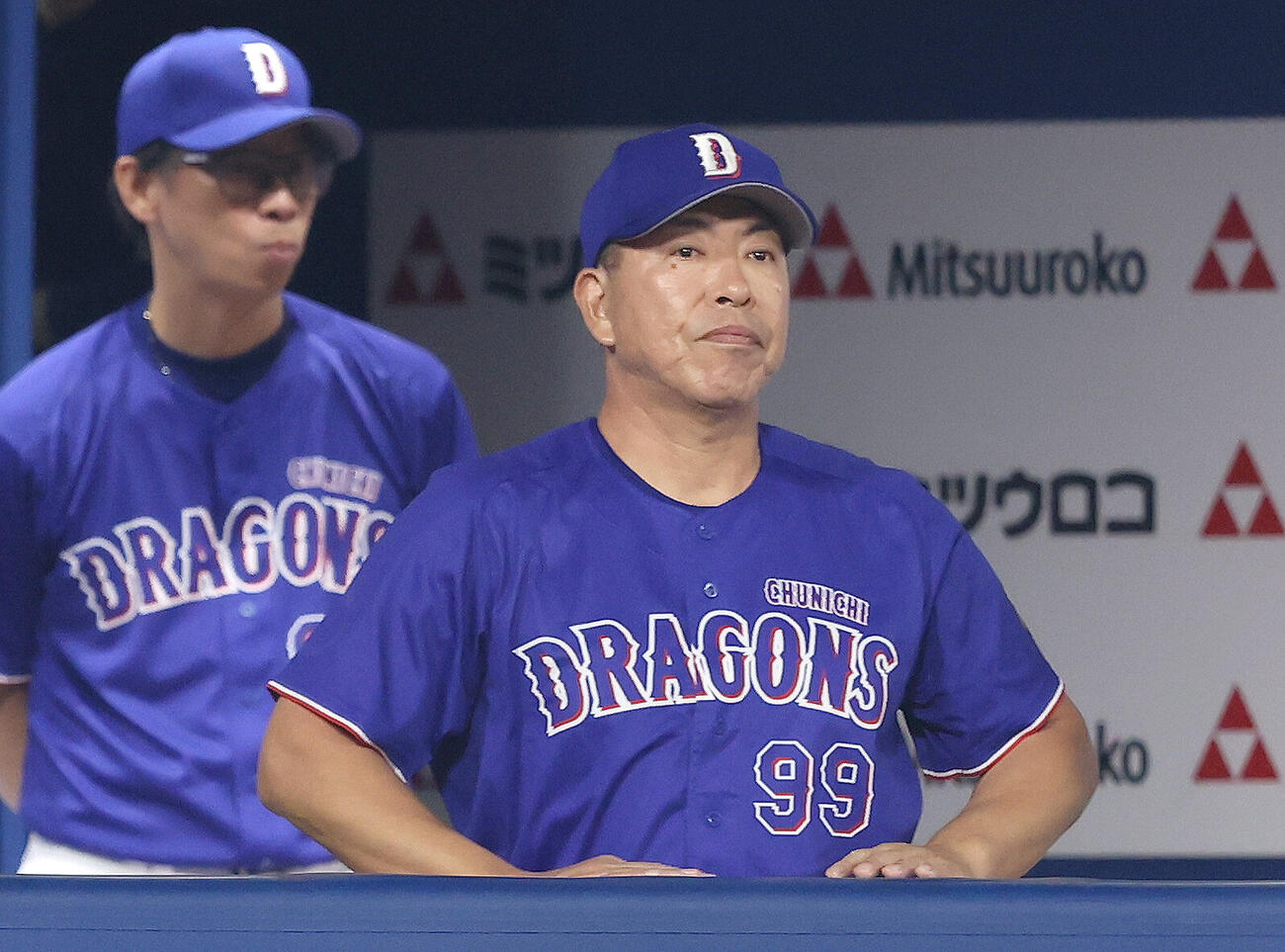 DeNA対中日　9回表、戦況を見守る井上一樹監督（撮影・河田真司）