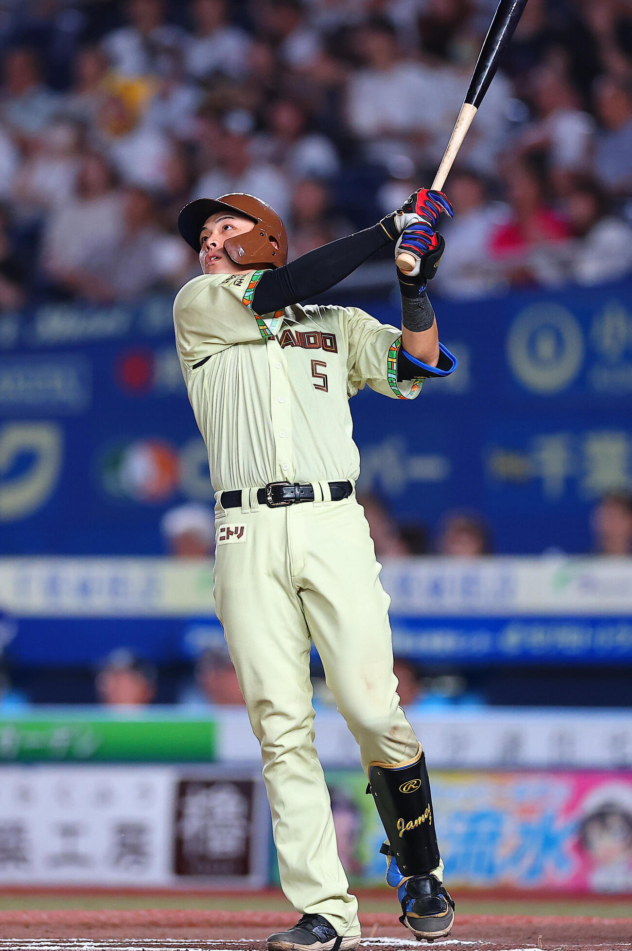 ロッテ対日本ハム　6回表日本ハム1死一塁、2点本塁打を放つ野村佑希（撮影・野上伸悟）
