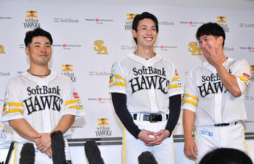 球宴】ソフトバンク、選手間投票で近藤、栗原、周東が選出 近藤