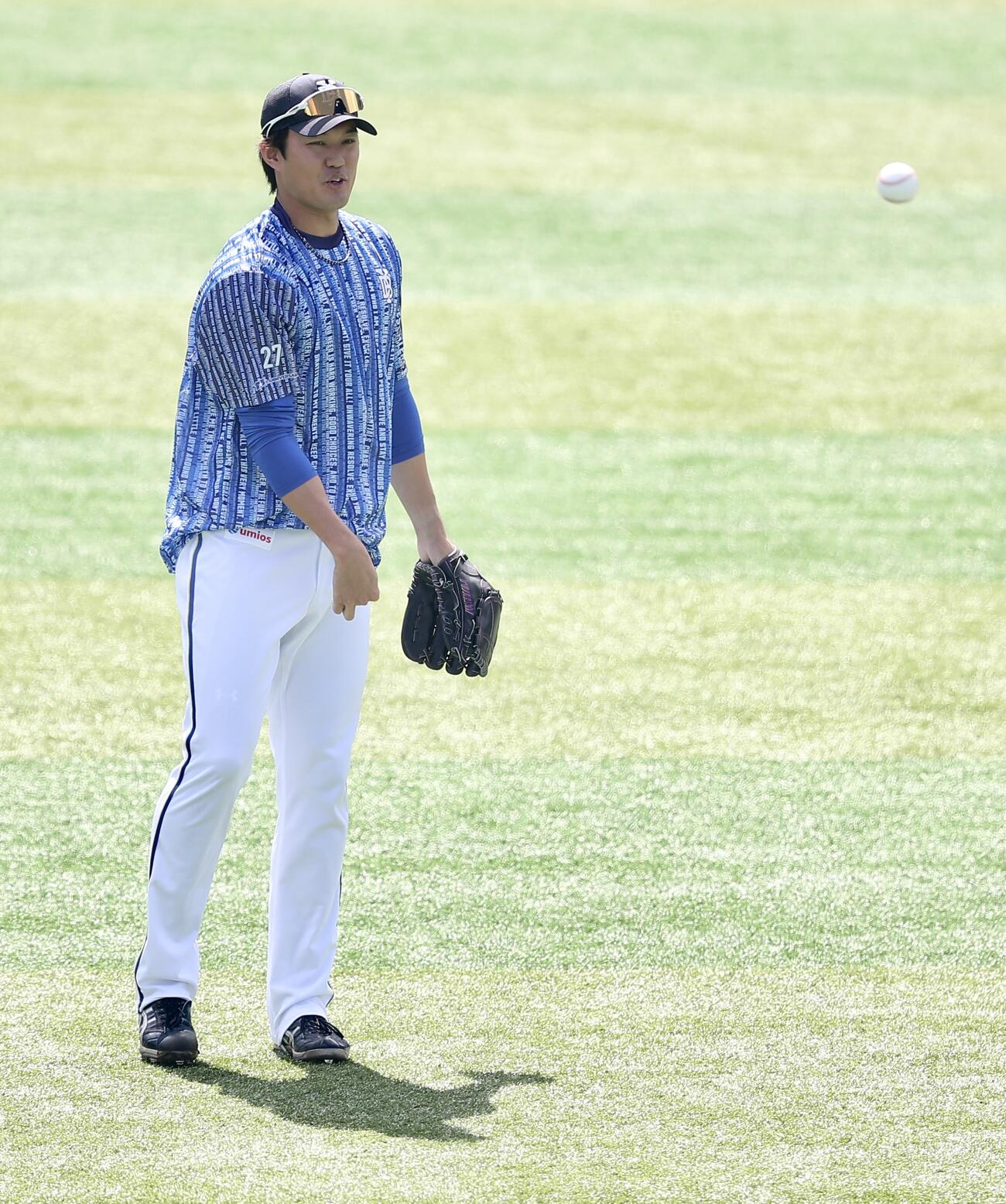 DeNA対中日　試合前、キャッチボールするDeNA藤浪晋太郎（撮影・河田真司）