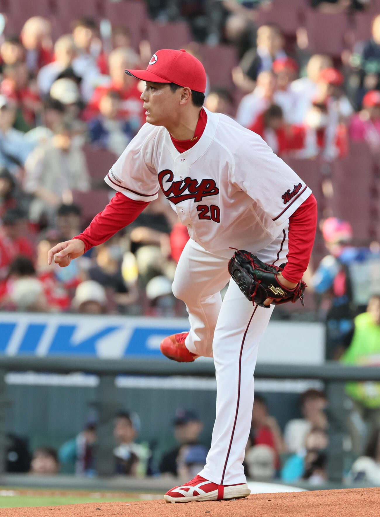 広島対ヤクルト　広島先発の栗林良吏（撮影・加藤孝規）