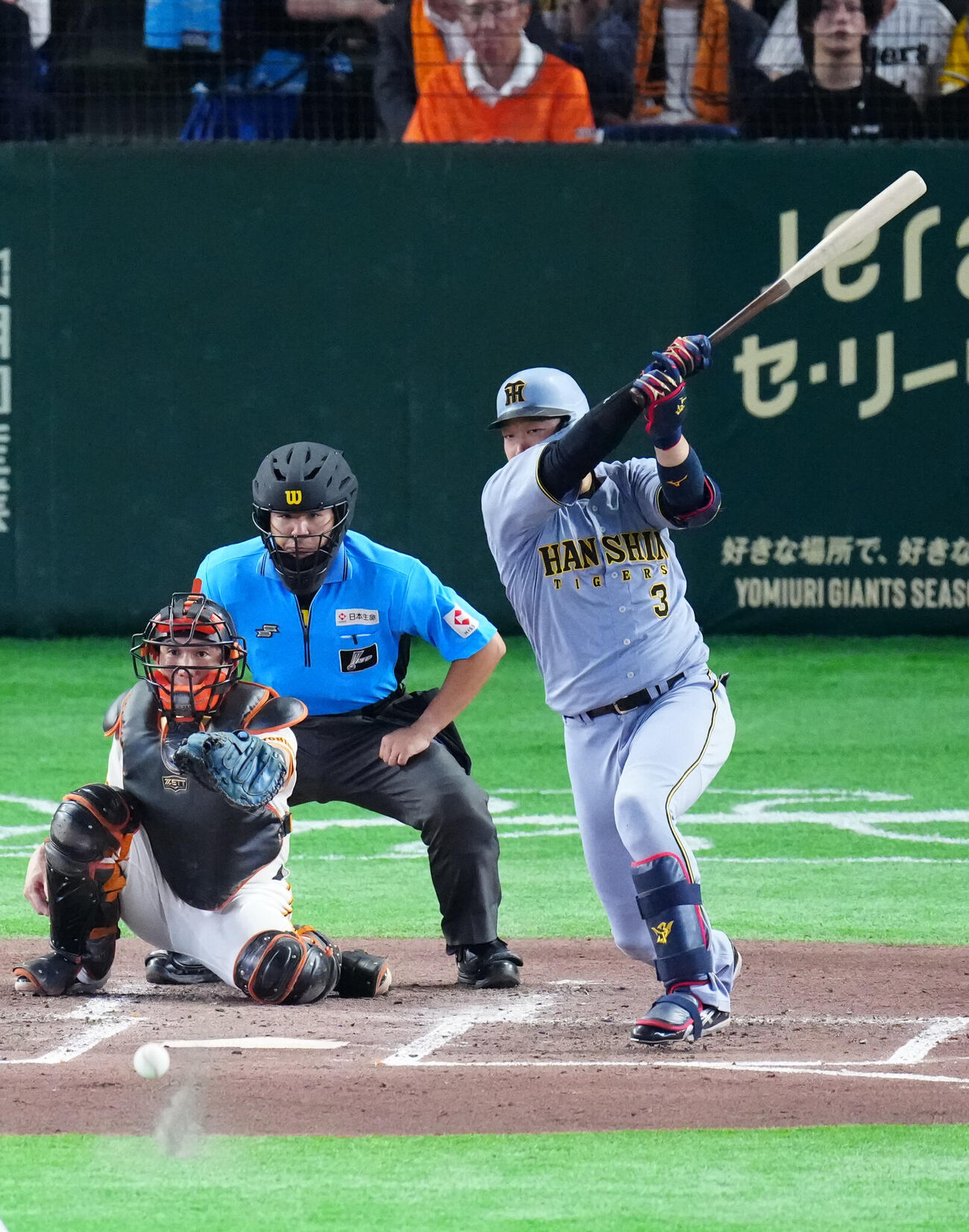 巨人対阪神　3回表阪神2死二、三塁、適時打を放つ大山悠輔（撮影・江口和貴）