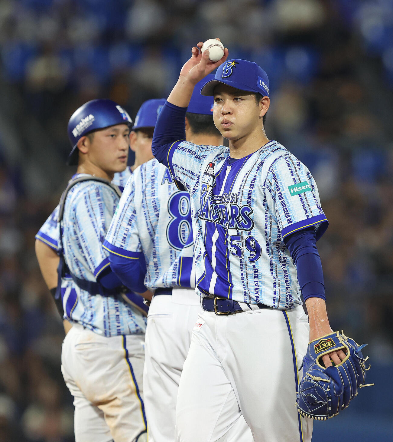 DeNA対中日　6回表中日2死一、二塁、降板する平良拳太郎（撮影・河田真司）