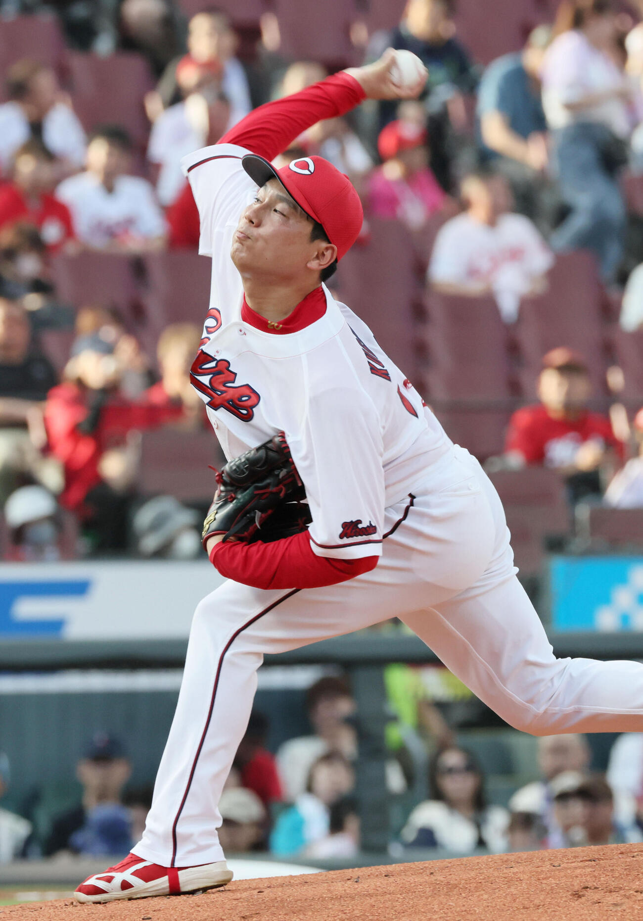 広島対ヤクルト　広島先発の栗林良吏（撮影・加藤孝規）