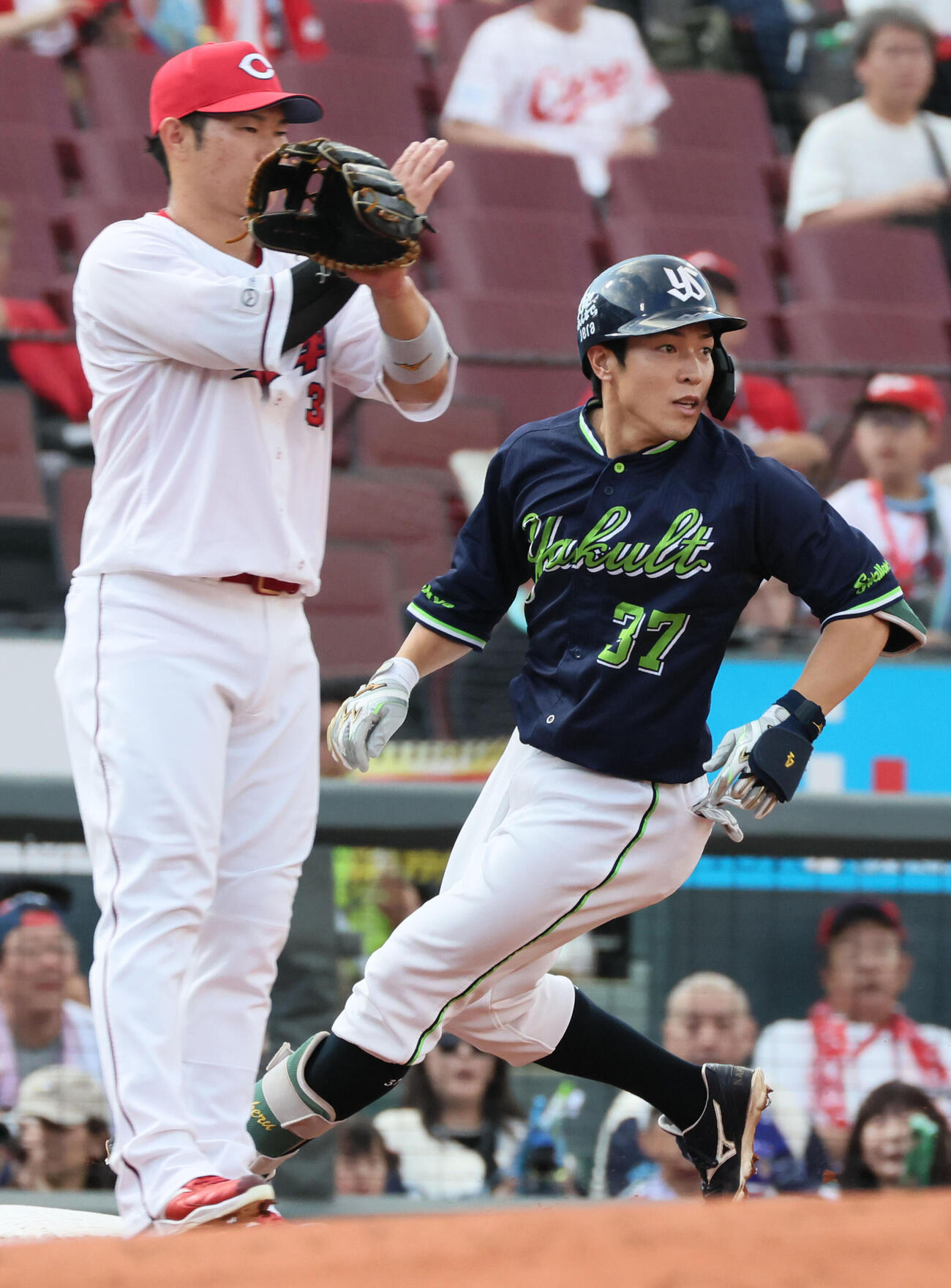 広島対ヤクルト　2回表ヤクルト2死二塁、先制適時三塁打を放った山野辺翔（撮影・加藤孝規）