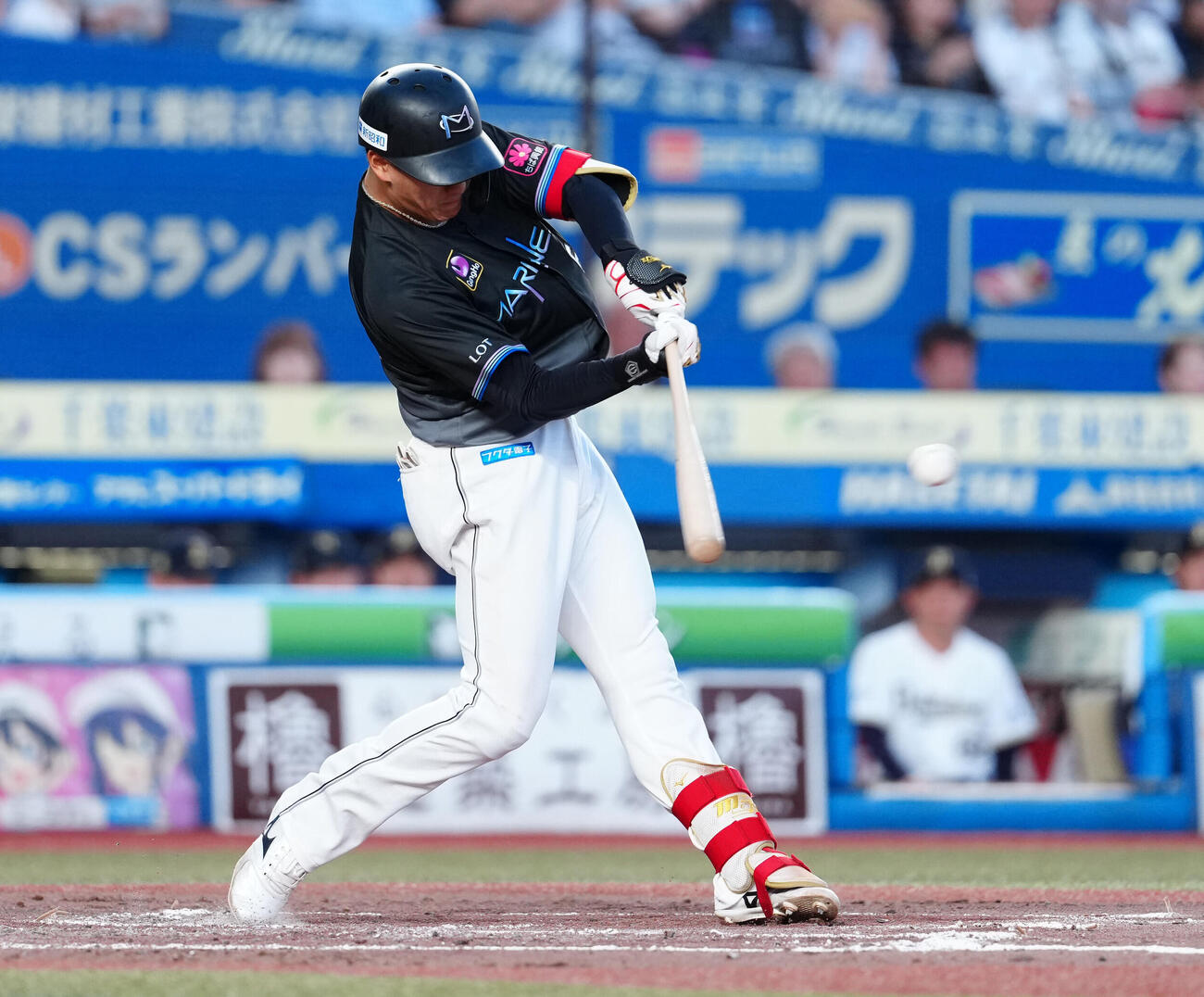ロッテ対オリックス　2回裏ロッテ1死二塁、適時打を放つ西川史礁（撮影・鈴木みどり）
