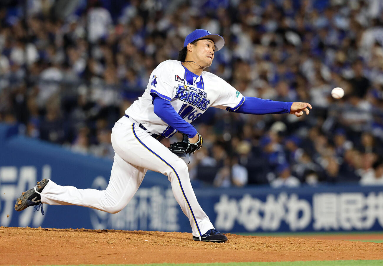 DeNA対巨人　4回表巨人の攻撃で登板した岩田将貴（撮影・浅見桂子）