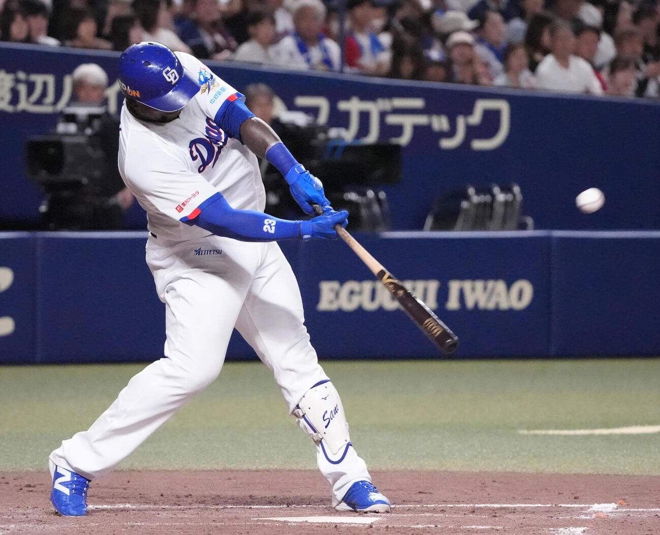 中日対広島　5回裏中日無死、本塁打を放つミゲル・サノー（撮影・森本幸一）