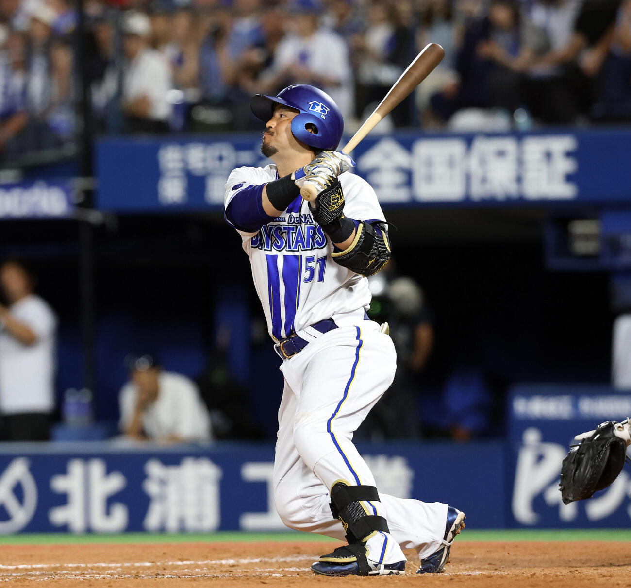 DeNA対巨人　6回裏DeNA無死一、二塁、宮崎敏郎は同点適時二塁打を放つ（撮影・浅見桂子）