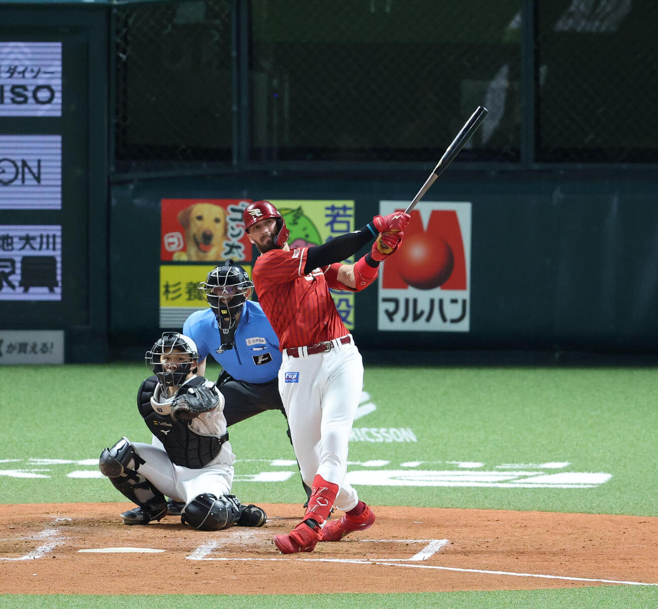 ソフトバンク対楽天　4回表楽天無死、マッカスカーは左越えに勝ち越し本塁打を放つ（撮影・梅根麻紀）