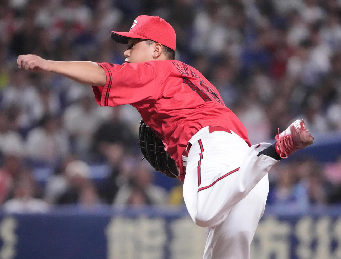 中日対広島　1回裏、登板する広島先発の森翔平（撮影・森本幸一）