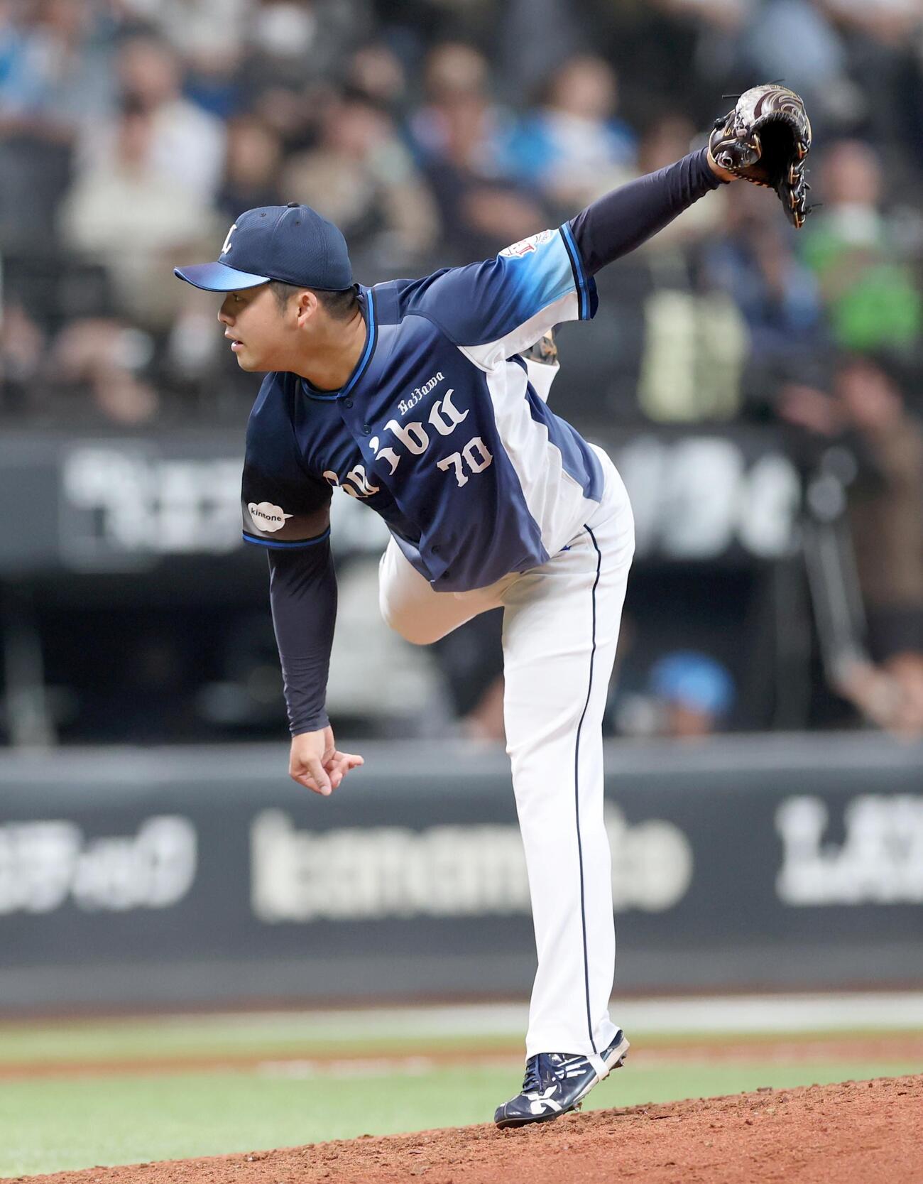 日本ハム対西武　7回に登板の豆田泰志（撮影・黒川智章）
