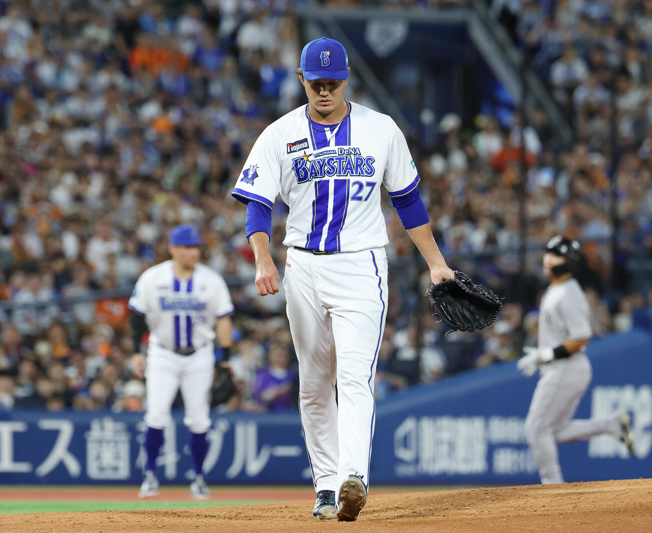 DeNA対巨人　3回表を終えたDeNA先発の藤浪晋太郎（撮影・宮地輝）