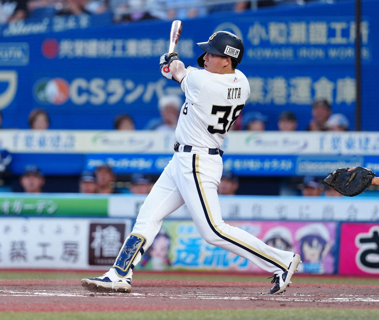 ロッテ対オリックス　2回表オリックス1死一、三塁、先制の3点本塁打を放つ来田涼斗（撮影・鈴木みどり）