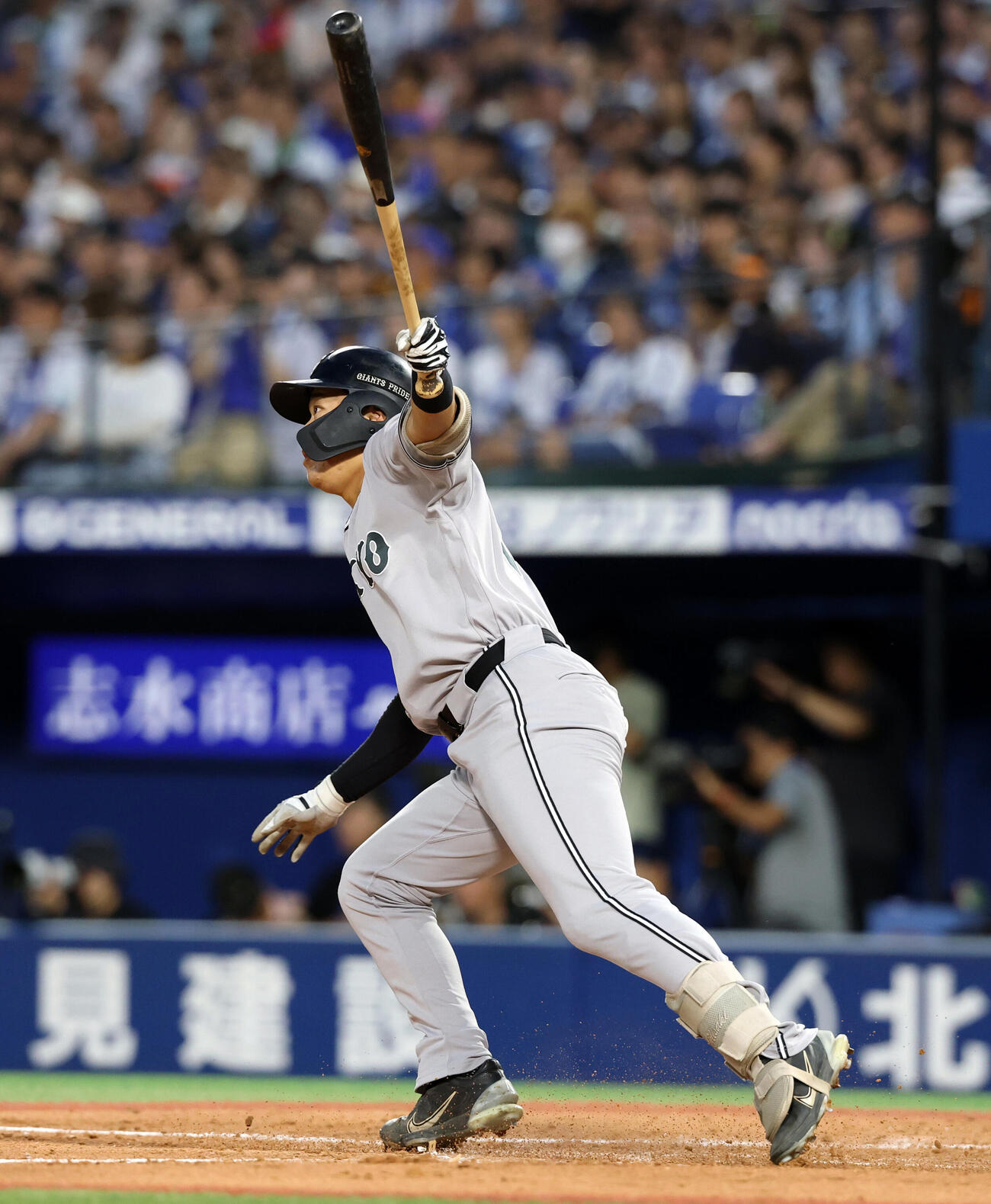 DeNA対巨人　3回表巨人2死一、三塁、笹原操希は同点適時打を放つ（撮影・浅見桂子）