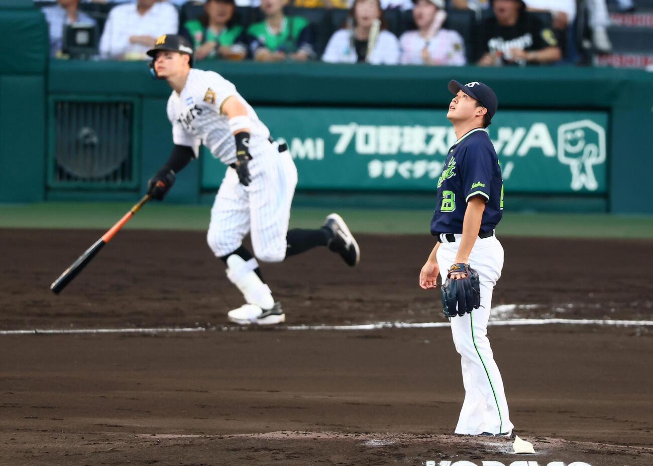 阪神対ヤクルト　2回裏阪神無死、松本健吾は佐藤輝明に右越えソロ本塁打を浴びる（撮影・加藤哉）
