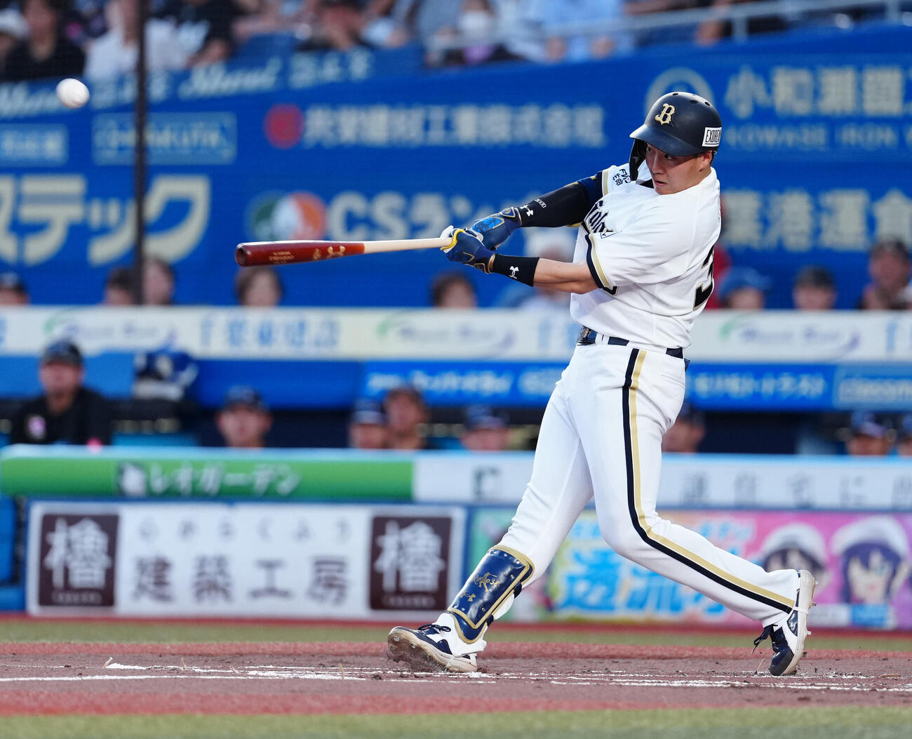 ロッテ対オリックス　2回表オリックス1死一、三塁、先制の3点本塁打を放つ来田涼斗（撮影・鈴木みどり）