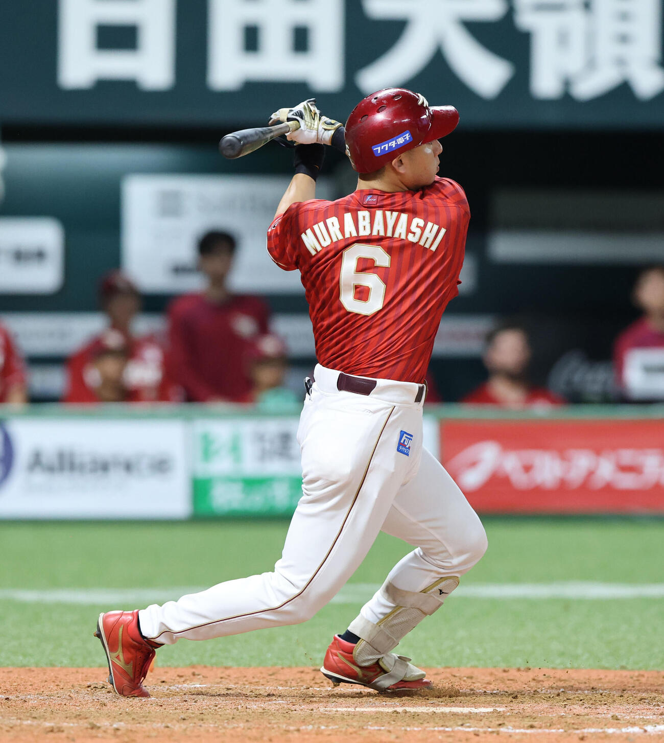 ソフトバンク対楽天　5回表楽天2死一塁、村林一輝は左前打を放つ（撮影・梅根麻紀）