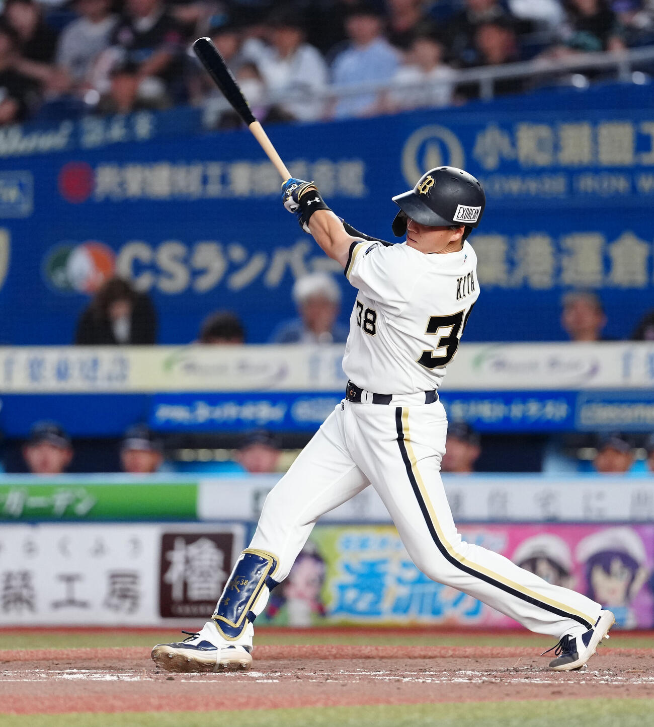 ロッテ対オリックス　4回表オリックス無死一塁、2点本塁打を放つ来田涼斗（撮影・鈴木みどり）