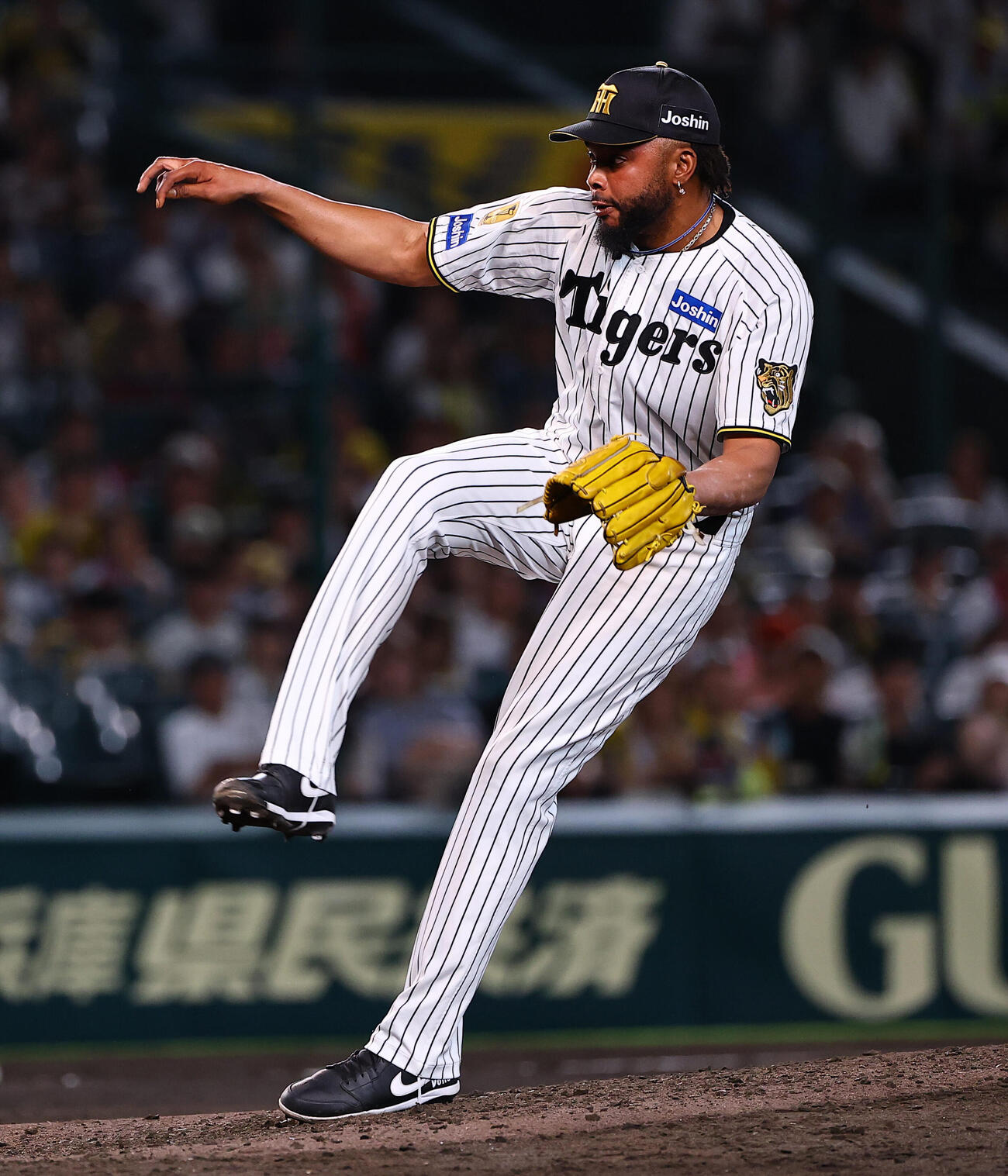 阪神対ヤクルト　阪神3番手のラファエル・ドリス（撮影・上田博志）