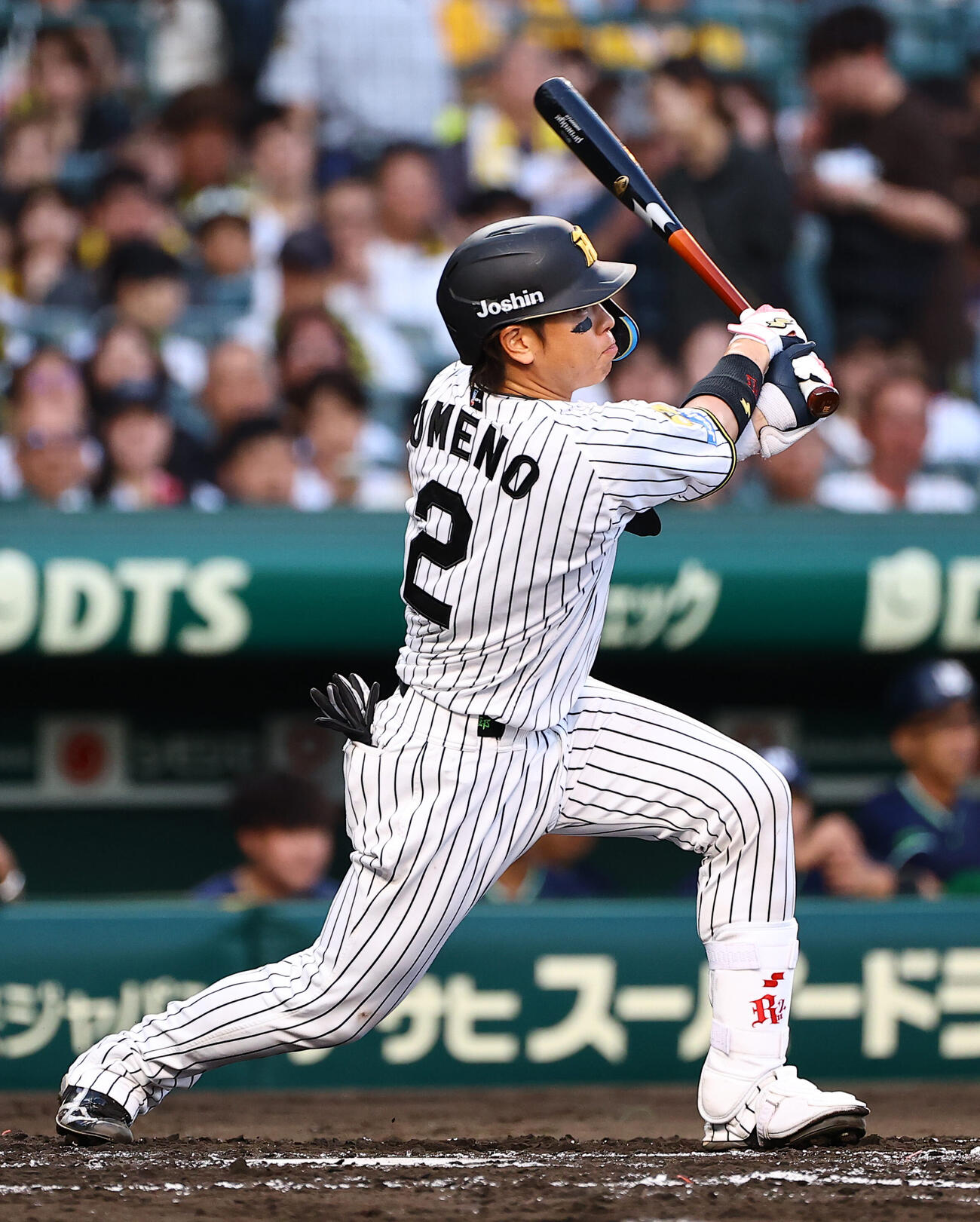 阪神対ヤクルト　3回裏阪神無死、梅野隆太郎は二塁打を放つ（撮影・上田博志）