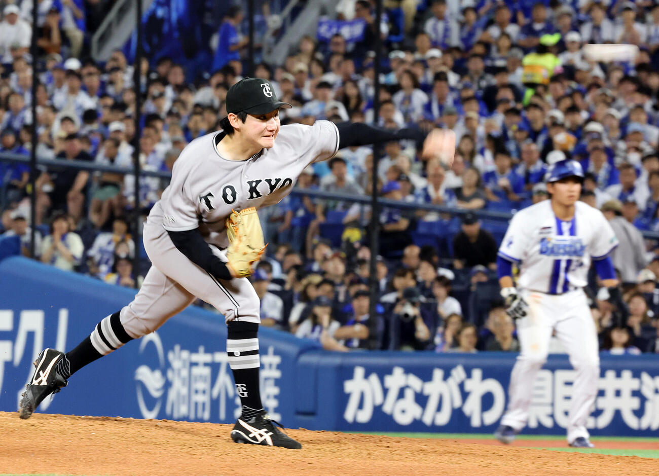 DeNA対巨人　力投する巨人竹丸和幸（撮影・浅見桂子）