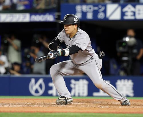 【巨人】門脇誠「周東さんに聞きたい」”控えの流儀”模索 先発起用で決勝セーフティースクイズ - プロ野球 : 日刊スポーツ