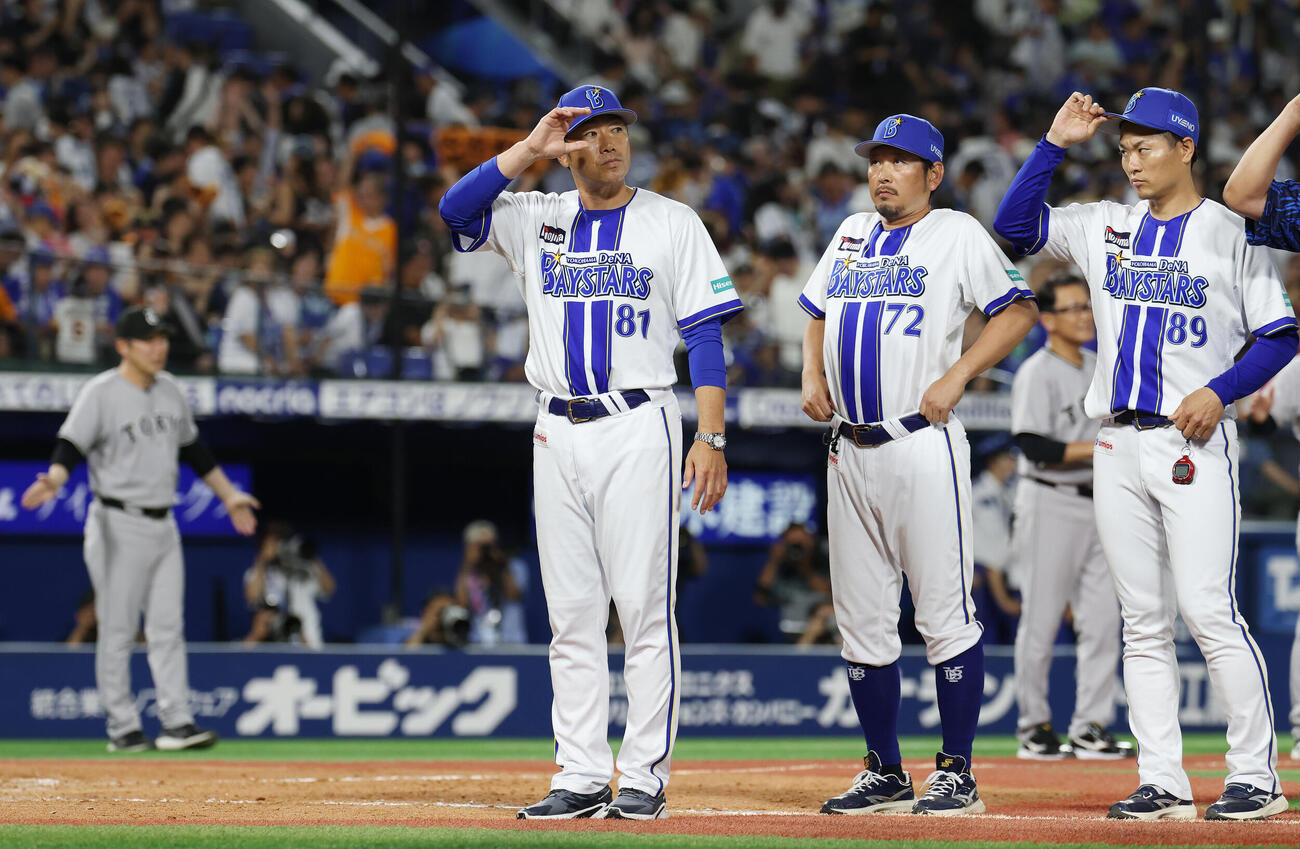 DeNA対巨人　巨人に敗れたDeNA相川亮二監督（撮影・宮地輝）