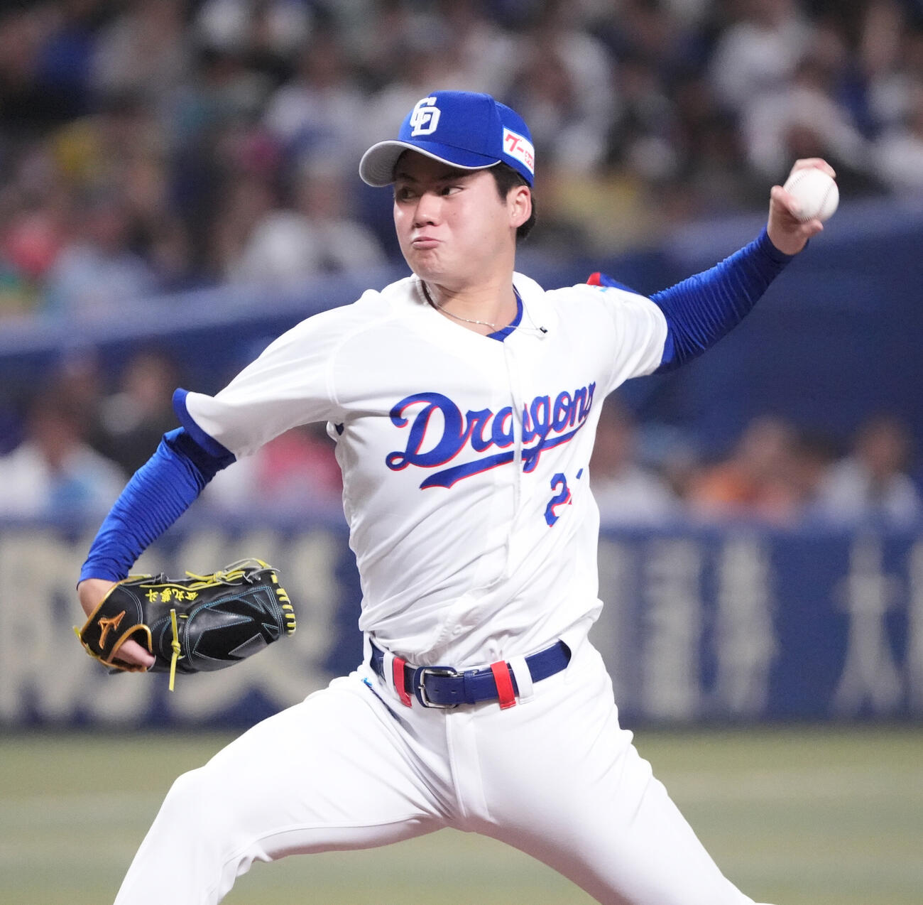 中日対広島　1回表、登板する中日先発の金丸夢斗（撮影・森本幸一）